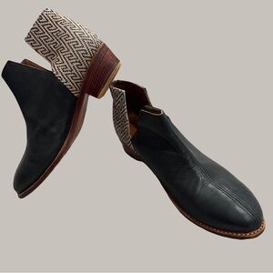 The Root Collective Espy handmade Elegant Black and Tan canvas leather Boots